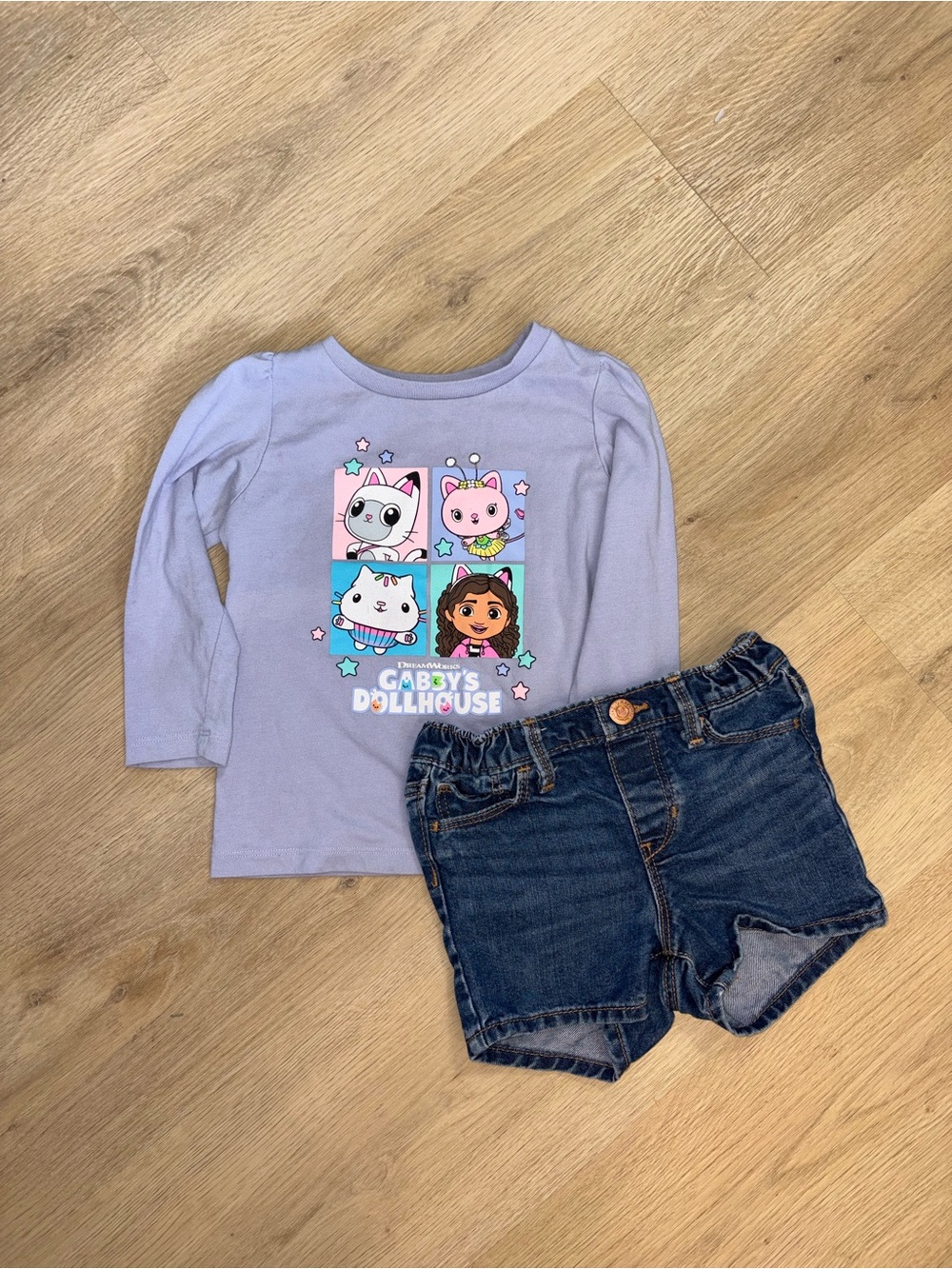 Gabby's Dollhouse Lavender Long-Sleeve Character Tee with old navy shorts